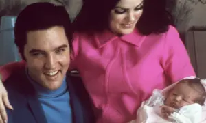 Elvis Presley, mąż Lisy Marie Presley, z córką.