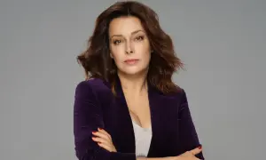 Elegancka Renata Dancewicz w fioletowym żakiecie. Czy jej mąż też tak dobrze wygląda?