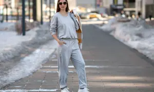 Co pasuje do szarych dresów damskich? Stylizacje, które zachwycają!
