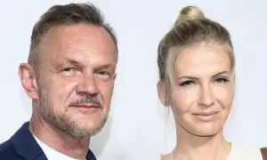 Ile lat ma żona Cezarego Pazury? Zaskakujące fakty o Edycie!