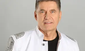 Ile lat ma lider zespołu Bayer Full? Zaskakujące fakty o Sławomirze Świerzyńskim