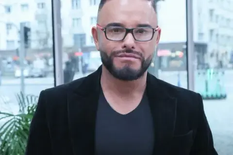 Borys Czapiewski ile ma lat? Zaskakujące fakty o młodym artyście