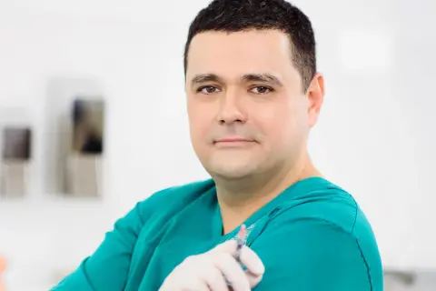 Dr Marcin Ambroziak - ile ma lat? Fakty o uznanym lekarzu dermatologu