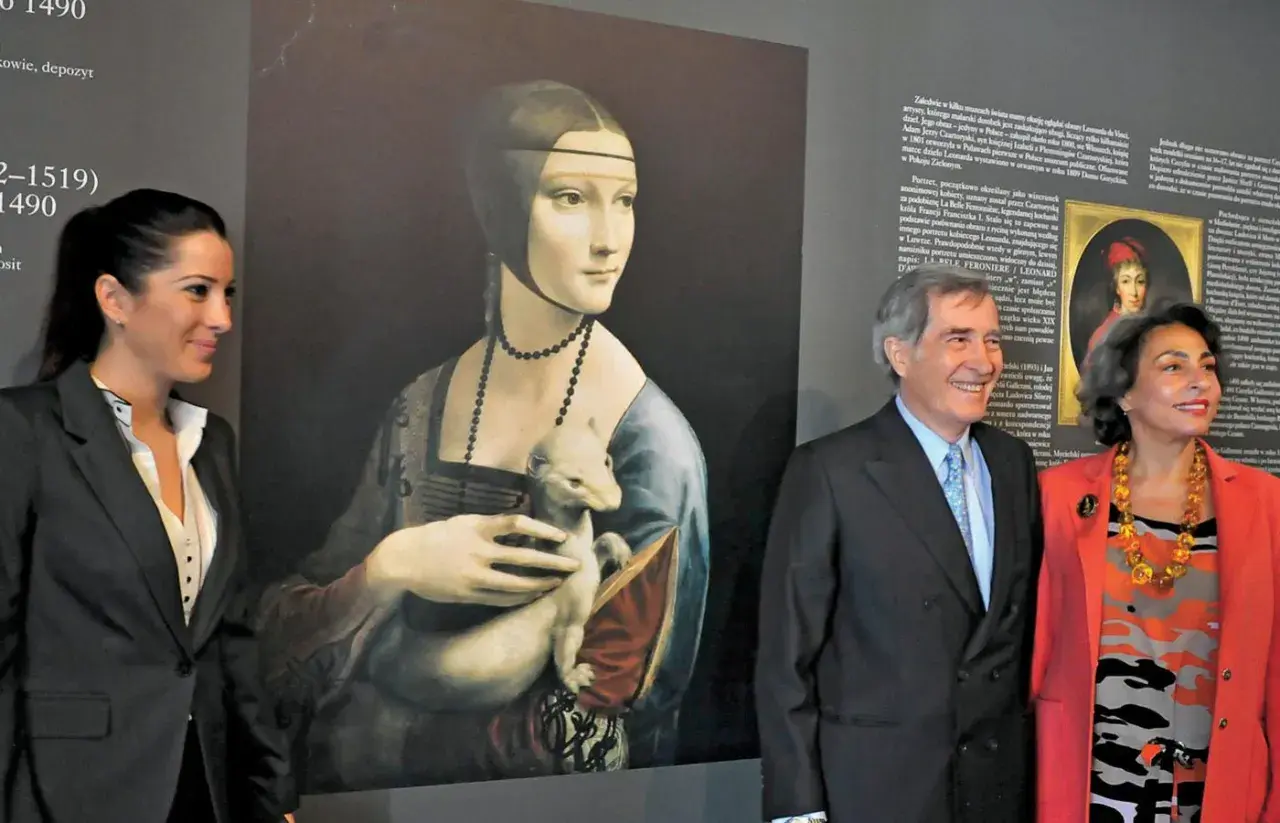 Czartoryscy dzisiaj: para przy obrazie Leonarda da Vinci "Dama z gronostajem".