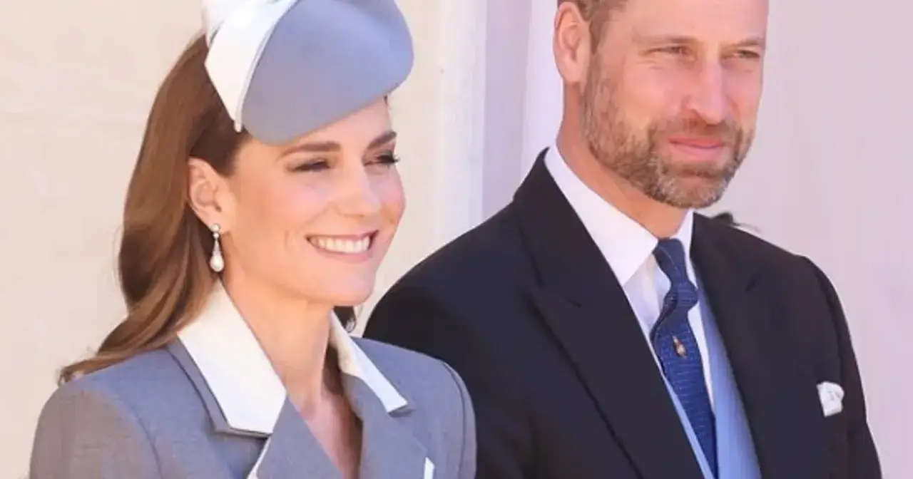 Księżna Kate i William uśmiechają się, wyglądając elegancko. Najnowsze wiadomości o parze królewskiej.