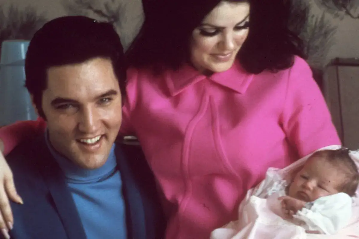Elvis Presley, mąż Lisy Marie Presley, z córką.
