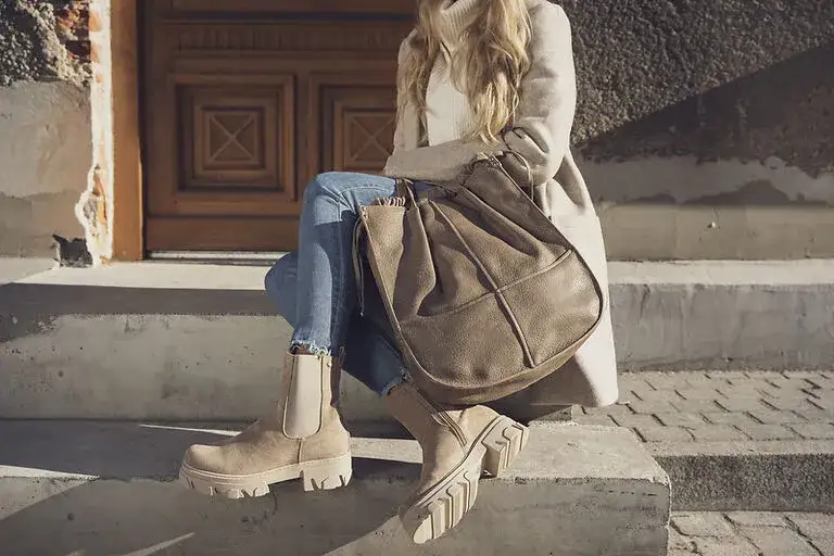 Zdjęcie Botki damskie z czym nosić? Inspirujące stylizacje na każdą okazję