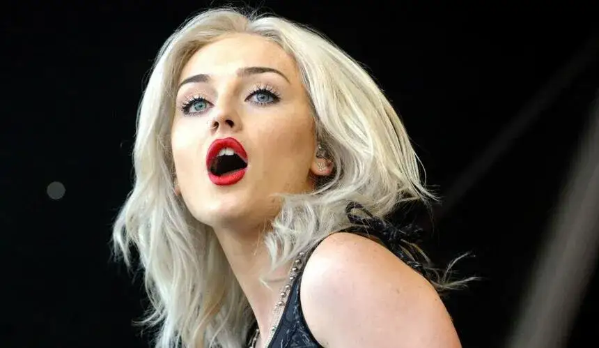 Zdjęcie Perrie Edwards ile ma lat? Zaskakująca prawda o jej wieku i karierze.