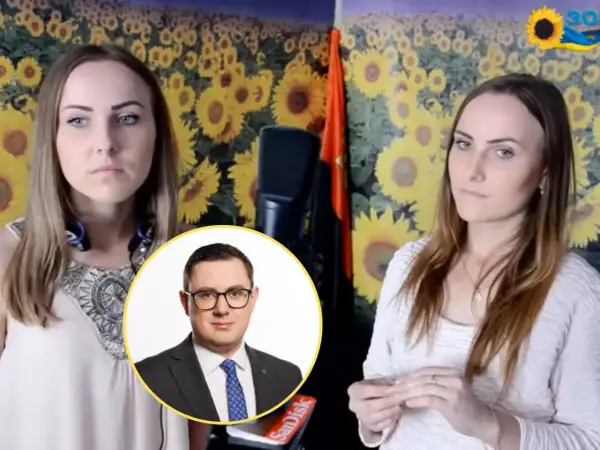 Dwie kobiety na tle słoneczników, w tle wizerunek mężczyzny w garniturze, być może miłosz motyka żona.