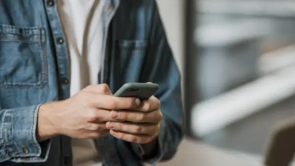 Kody na darmowe nagrody bez depozytu dla mobilnych graczy – jak korzystać na telefonie i tablecie
